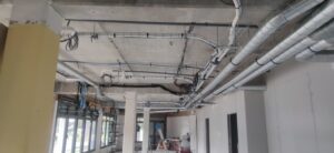 Installation ventilation avant pose du plafond