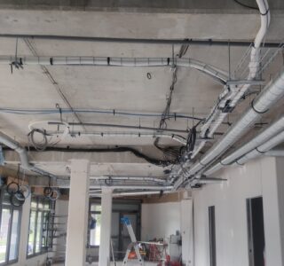 Installation ventilation avant pose du plafond